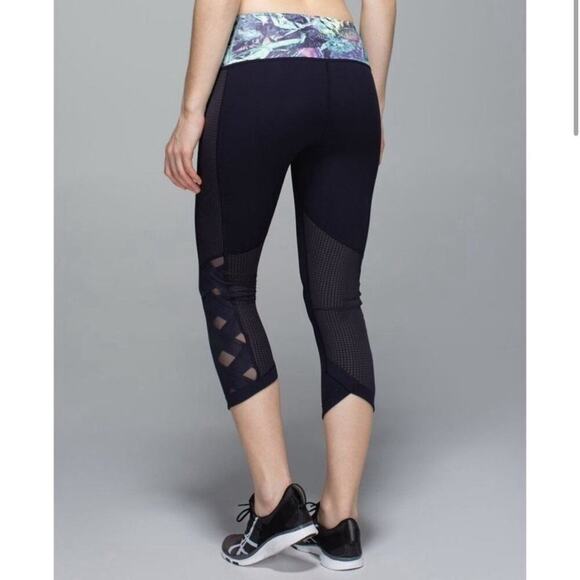 Lululemon Var-City Crop Size 4 - Picture 2 of 9